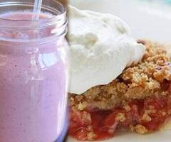 Strawberry Rhubarb Pie Smoothie